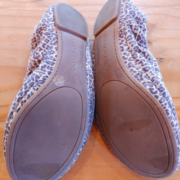 Lucky Brand Leather Flats EUC Run small - Picture 3 of 4